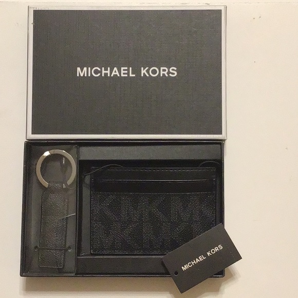 Michael Kors Signature Leather Card Holder and Key Ring Gift Set - Picture 2 of 5